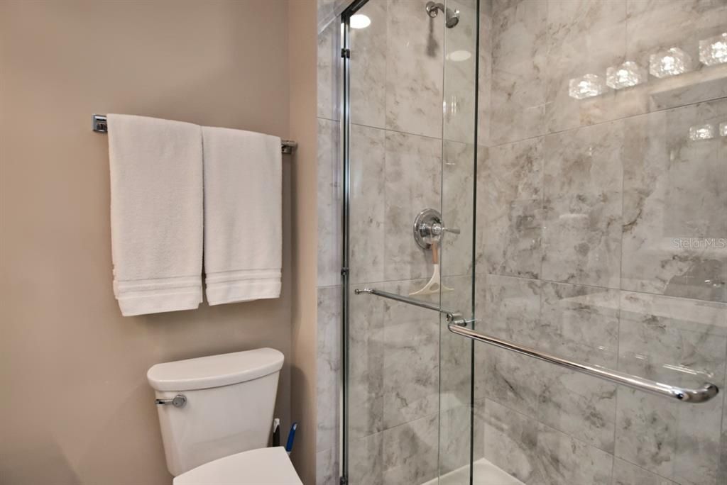 For Rent: $1,990 (2 beds, 2 baths, 885 Square Feet)
