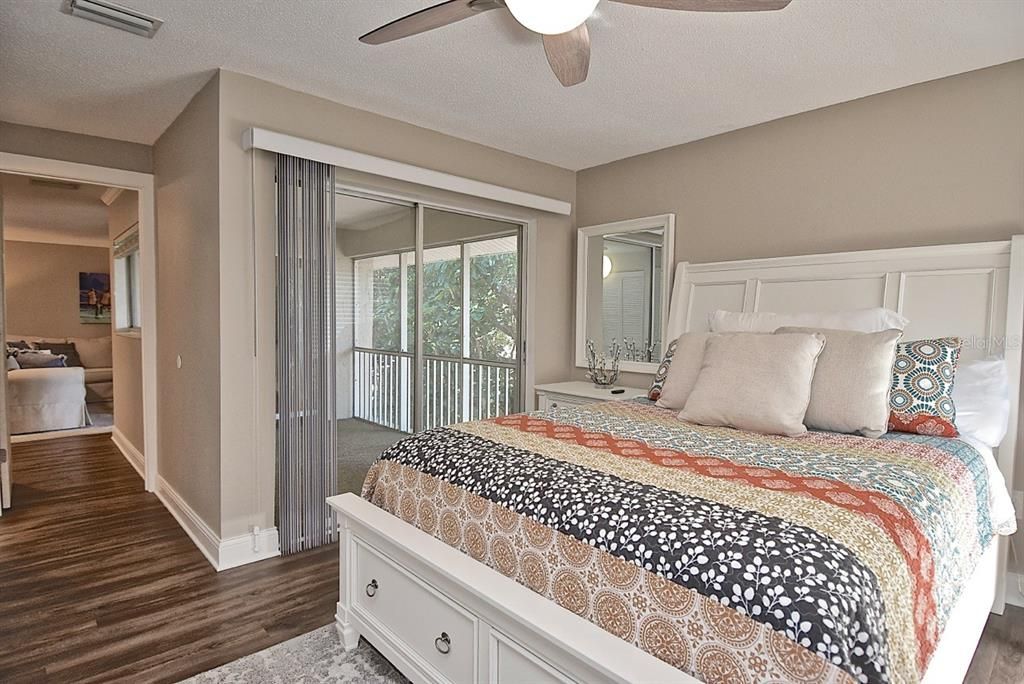 For Rent: $1,990 (2 beds, 2 baths, 885 Square Feet)