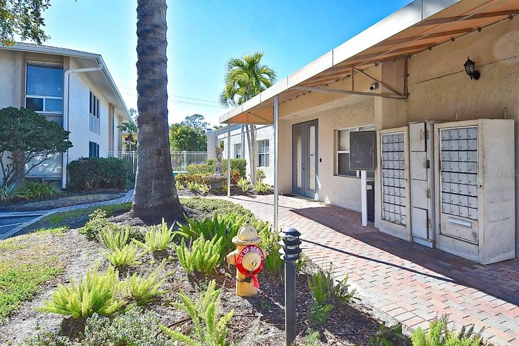 For Rent: $1,990 (2 beds, 2 baths, 885 Square Feet)