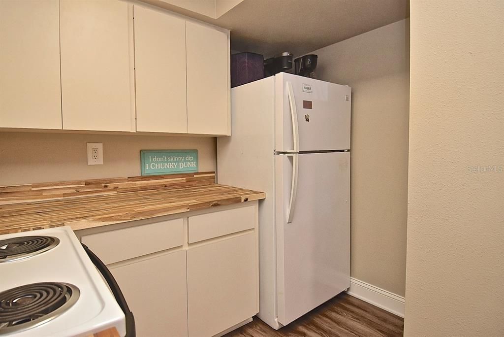 For Rent: $1,990 (2 beds, 2 baths, 885 Square Feet)