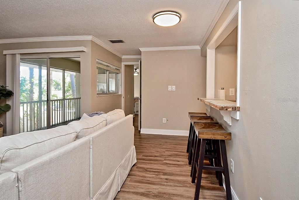 For Rent: $1,990 (2 beds, 2 baths, 885 Square Feet)
