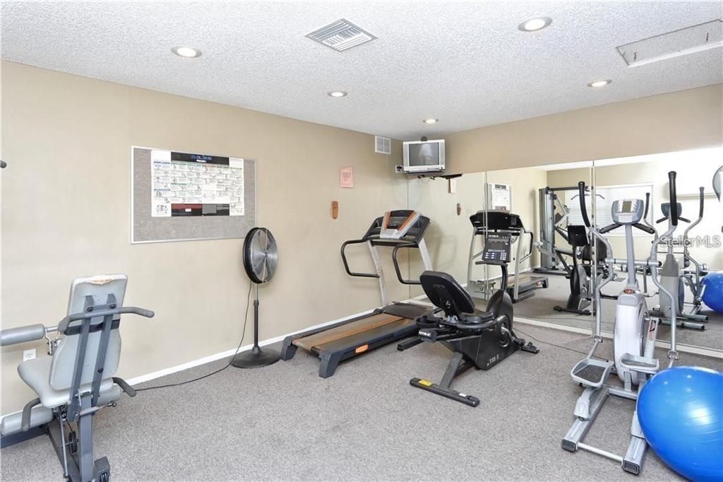 For Rent: $1,990 (2 beds, 2 baths, 885 Square Feet)