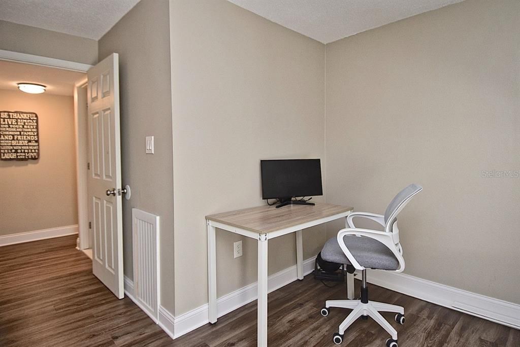 For Rent: $1,990 (2 beds, 2 baths, 885 Square Feet)