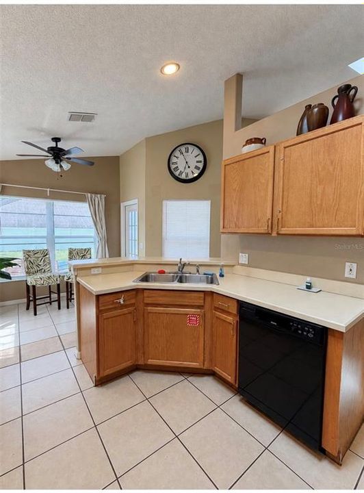 For Sale: $454,000 (4 beds, 3 baths, 1760 Square Feet)
