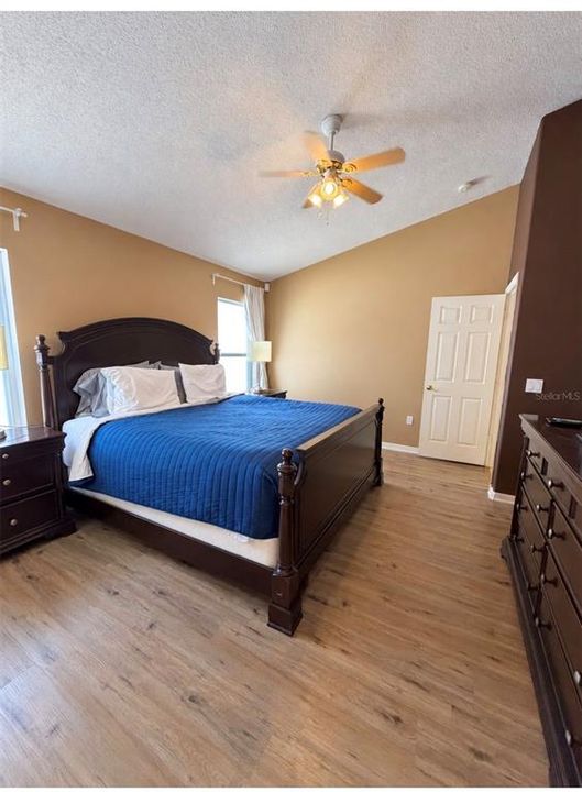 For Sale: $454,000 (4 beds, 3 baths, 1760 Square Feet)
