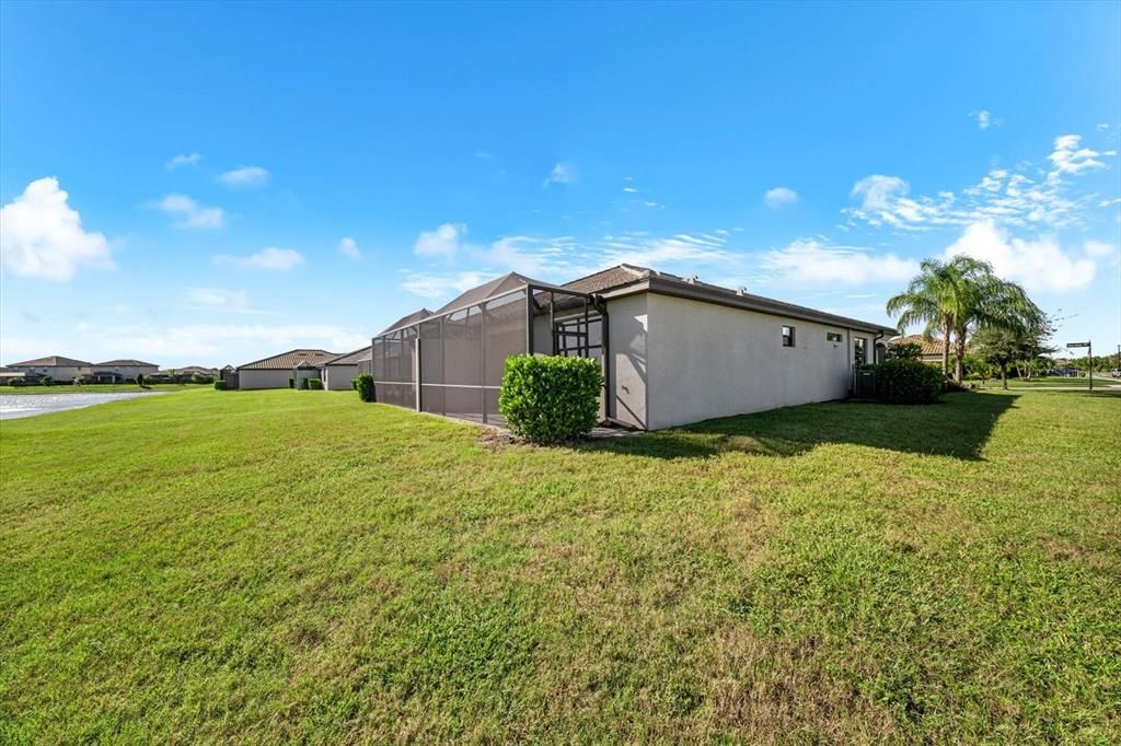 For Sale: $365,000 (2 beds, 2 baths, 1557 Square Feet)