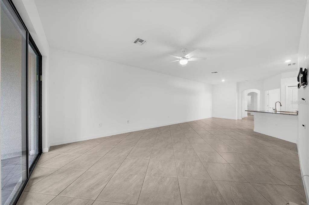 For Sale: $365,000 (2 beds, 2 baths, 1557 Square Feet)