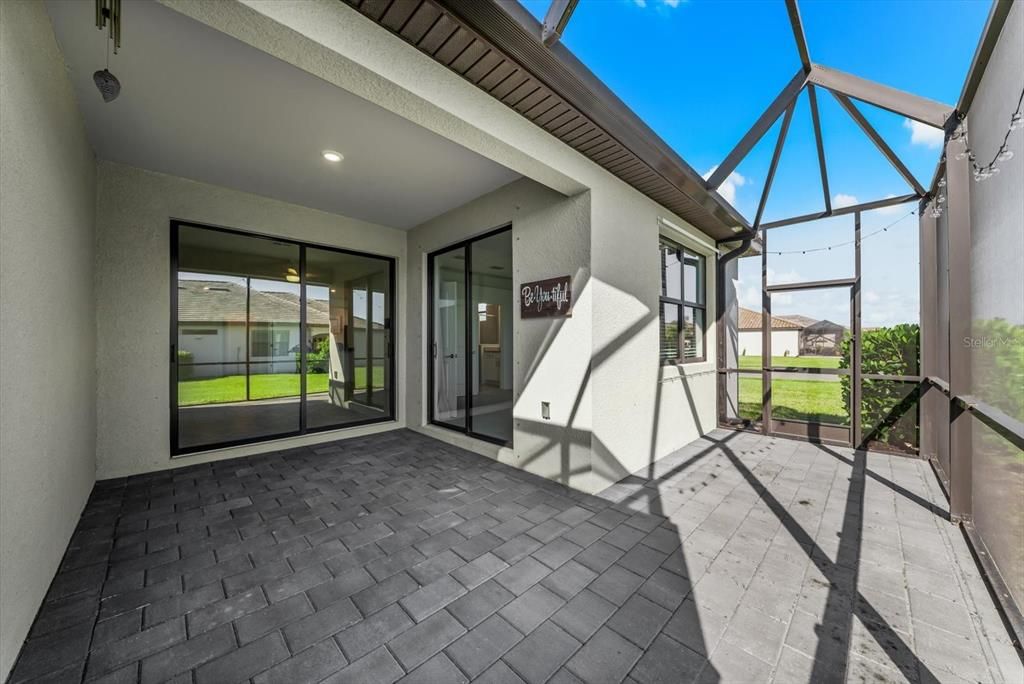 For Sale: $365,000 (2 beds, 2 baths, 1557 Square Feet)