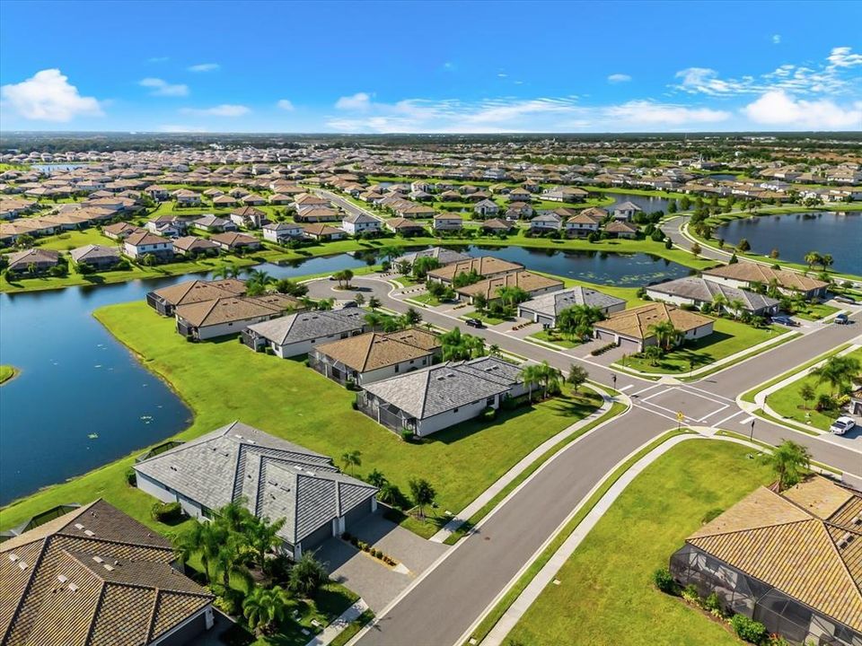 For Sale: $365,000 (2 beds, 2 baths, 1557 Square Feet)
