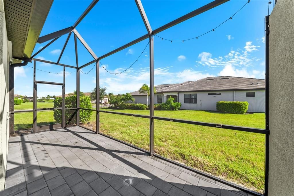 For Sale: $365,000 (2 beds, 2 baths, 1557 Square Feet)