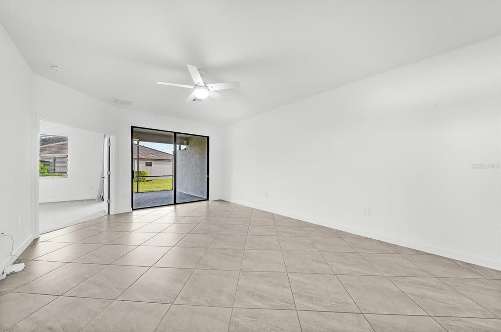 For Sale: $365,000 (2 beds, 2 baths, 1557 Square Feet)