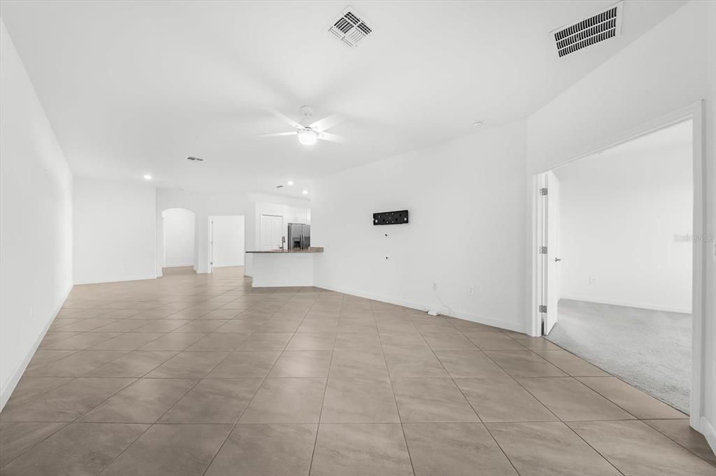For Sale: $365,000 (2 beds, 2 baths, 1557 Square Feet)