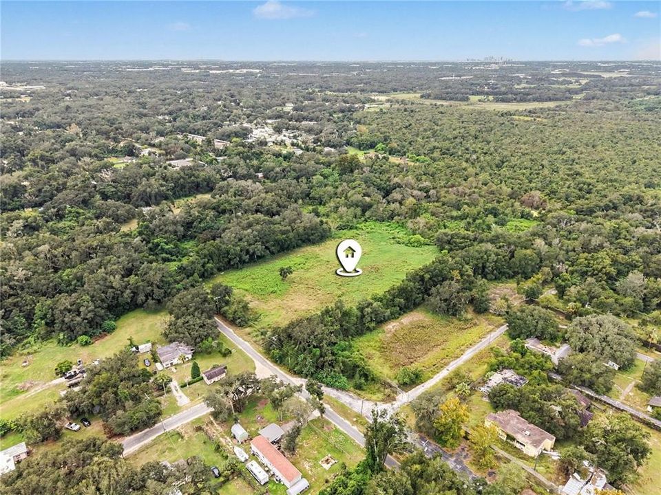待售: $400,000 (4.95 acres)