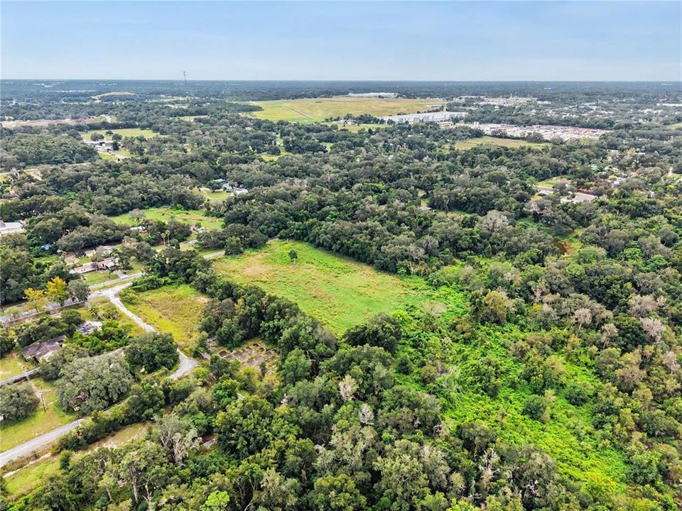 待售: $400,000 (4.95 acres)