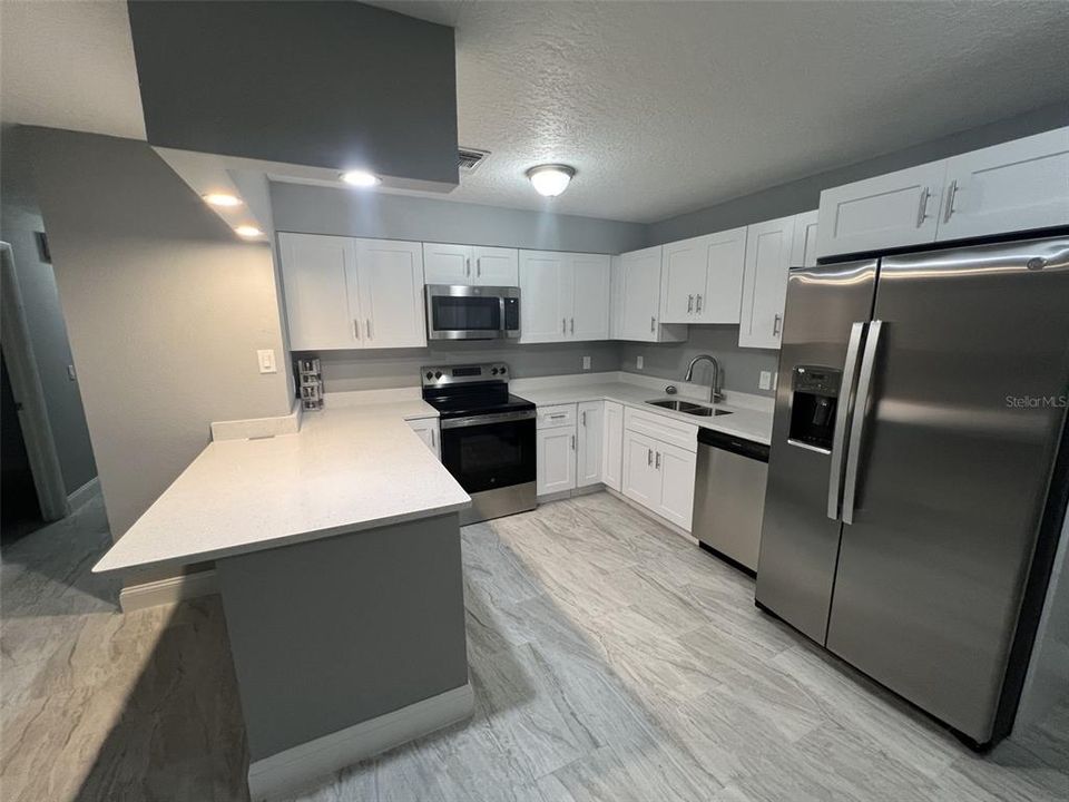 For Rent: $2,100 (3 beds, 1 baths, 1172 Square Feet)