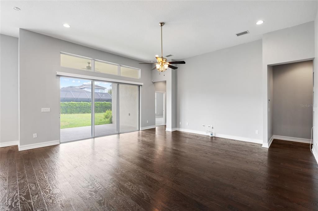 For Sale: $689,000 (4 beds, 3 baths, 3484 Square Feet)