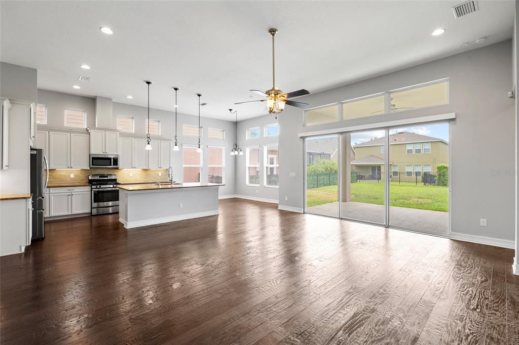 For Sale: $689,000 (4 beds, 3 baths, 3484 Square Feet)