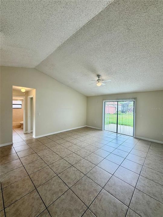 For Rent: $1,750 (3 beds, 2 baths, 1329 Square Feet)