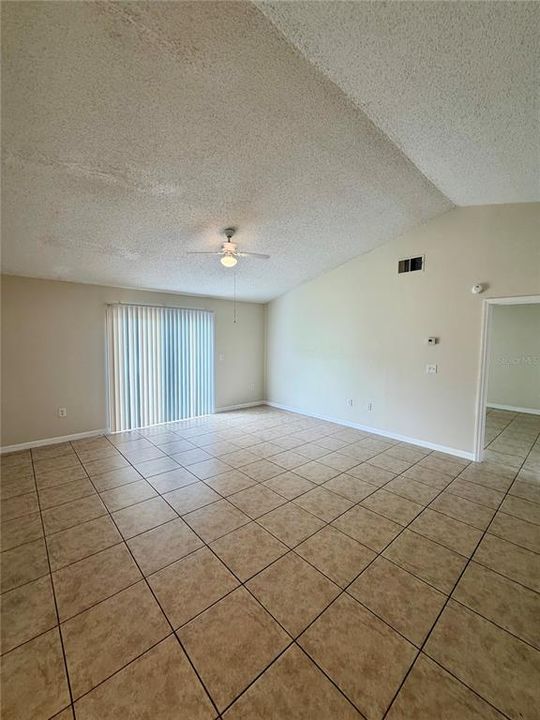 For Rent: $1,750 (3 beds, 2 baths, 1329 Square Feet)