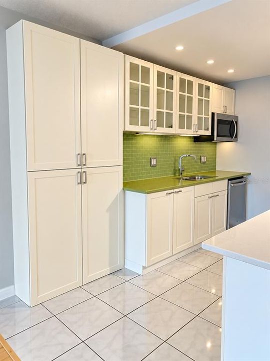 For Rent: $1,750 (2 beds, 2 baths, 1050 Square Feet)