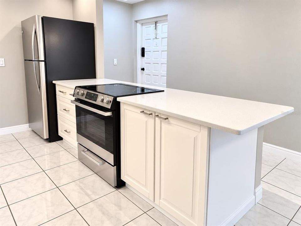 For Rent: $1,750 (2 beds, 2 baths, 1050 Square Feet)