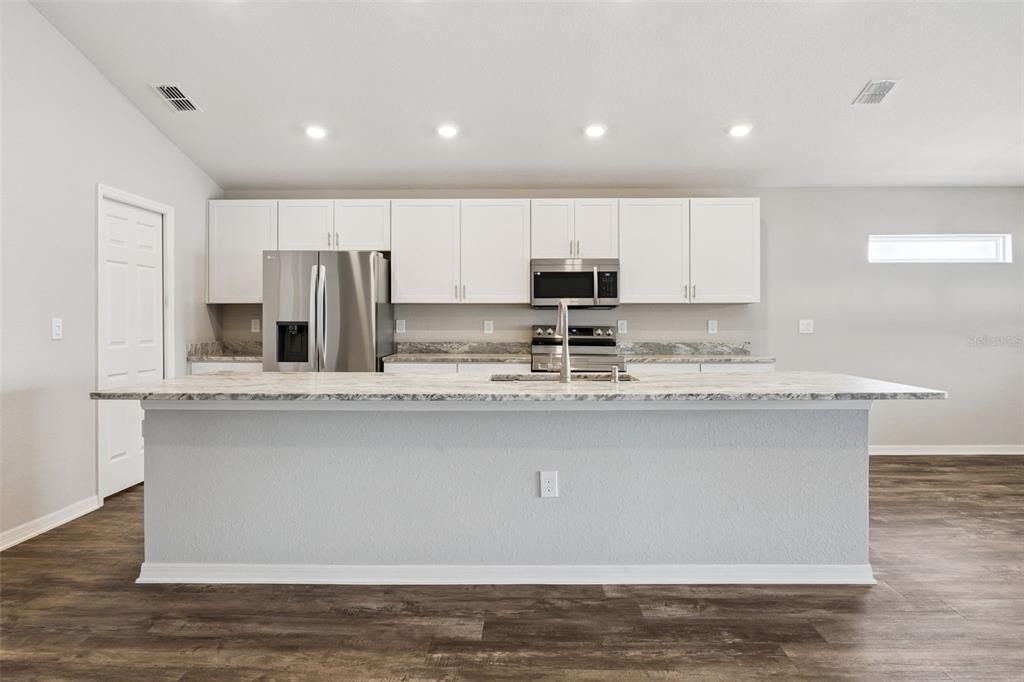 For Sale: $375,000 (3 beds, 2 baths, 2053 Square Feet)