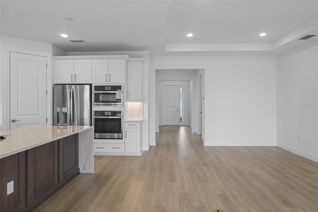 For Sale: $674,990 (2 beds, 2 baths, 1827 Square Feet)