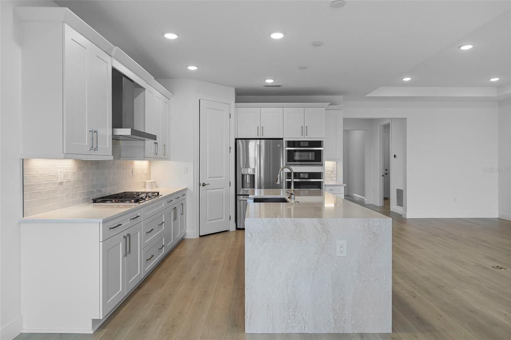 For Sale: $674,990 (2 beds, 2 baths, 1827 Square Feet)