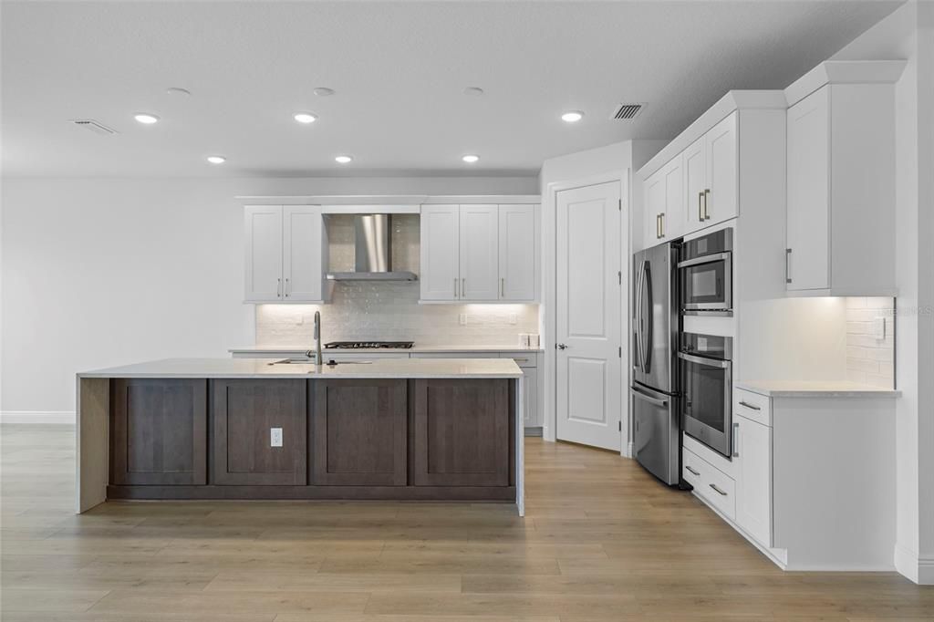 For Sale: $674,990 (2 beds, 2 baths, 1827 Square Feet)