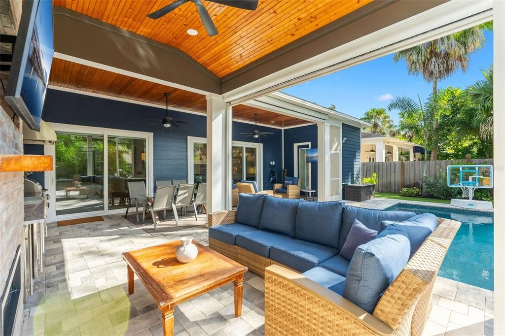En Venta: $1,650,000 (5 camas, 4 baños, 3010 Pies cuadrados)