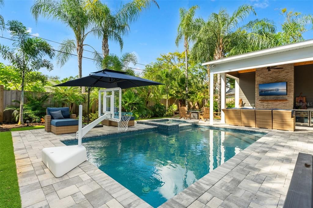 En Venta: $1,650,000 (5 camas, 4 baños, 3010 Pies cuadrados)