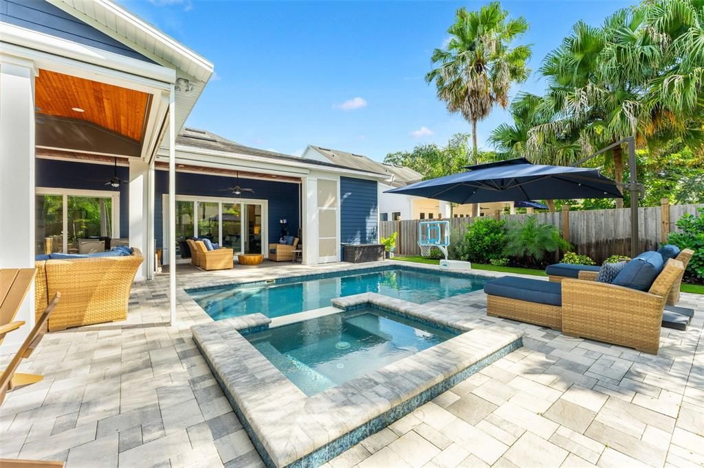 En Venta: $1,650,000 (5 camas, 4 baños, 3010 Pies cuadrados)