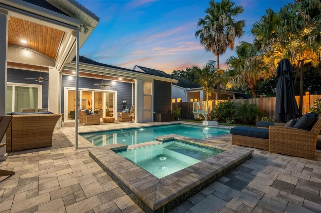 En Venta: $1,650,000 (5 camas, 4 baños, 3010 Pies cuadrados)