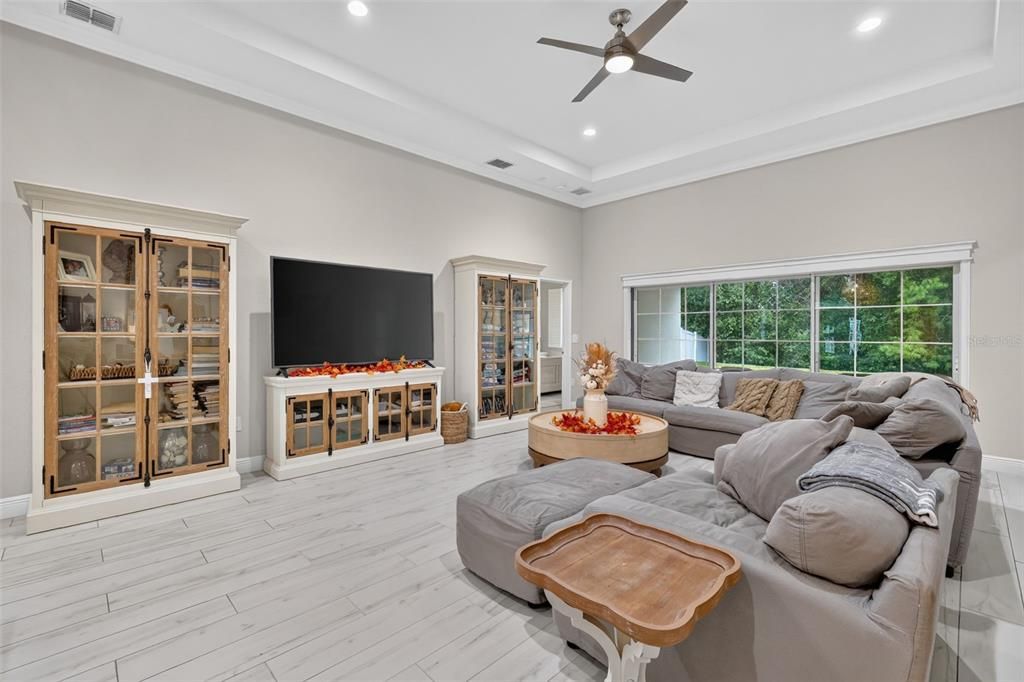 For Sale: $550,000 (4 beds, 3 baths, 2191 Square Feet)