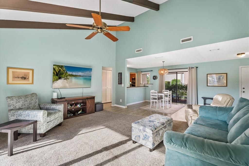 For Sale: $239,900 (2 beds, 2 baths, 1374 Square Feet)