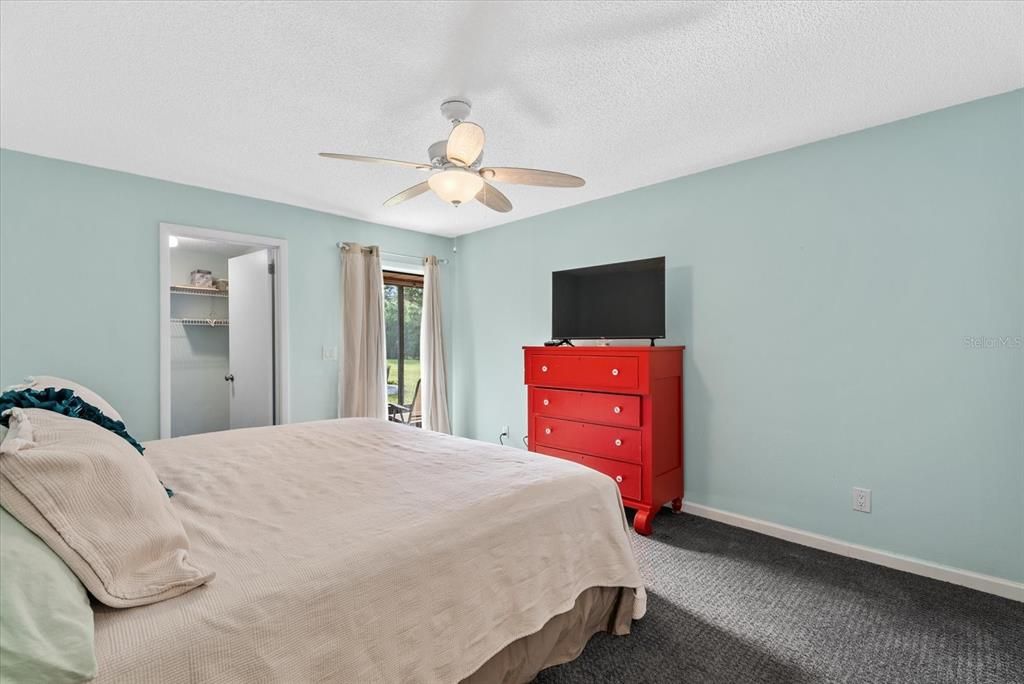 For Sale: $239,900 (2 beds, 2 baths, 1374 Square Feet)