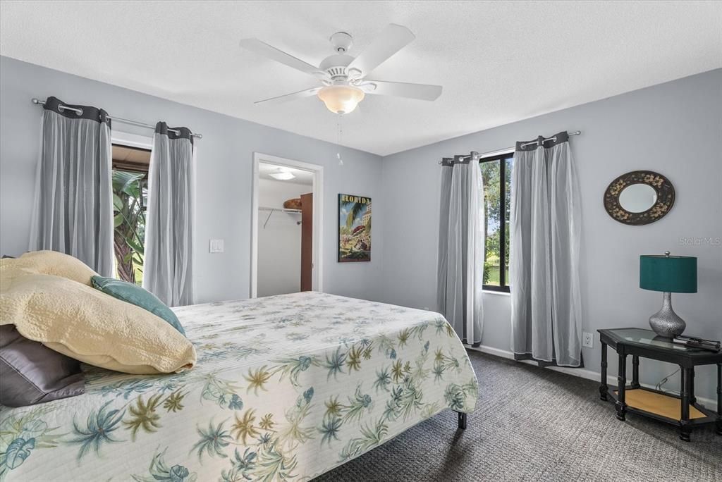 For Sale: $239,900 (2 beds, 2 baths, 1374 Square Feet)