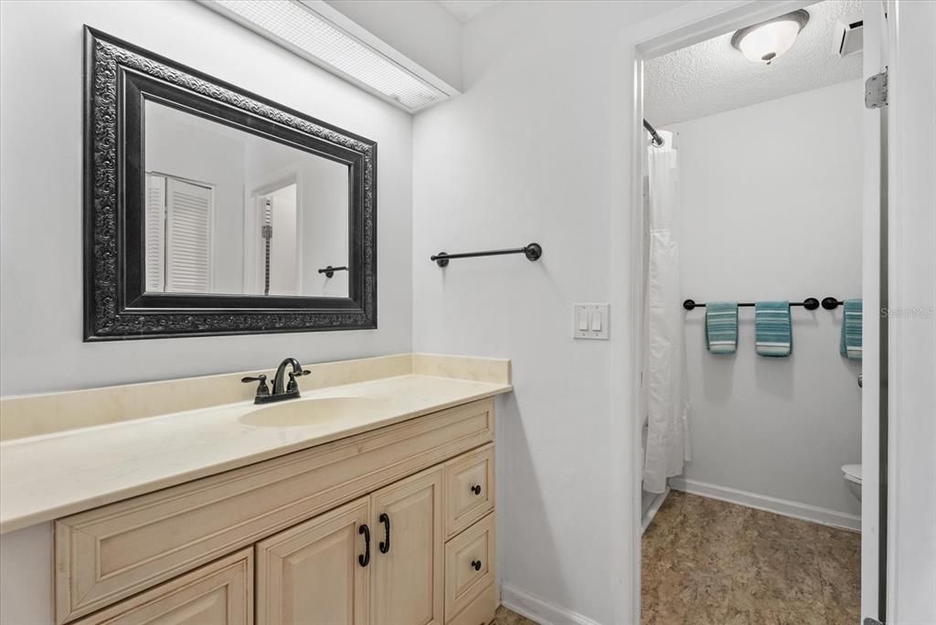 For Sale: $239,900 (2 beds, 2 baths, 1374 Square Feet)