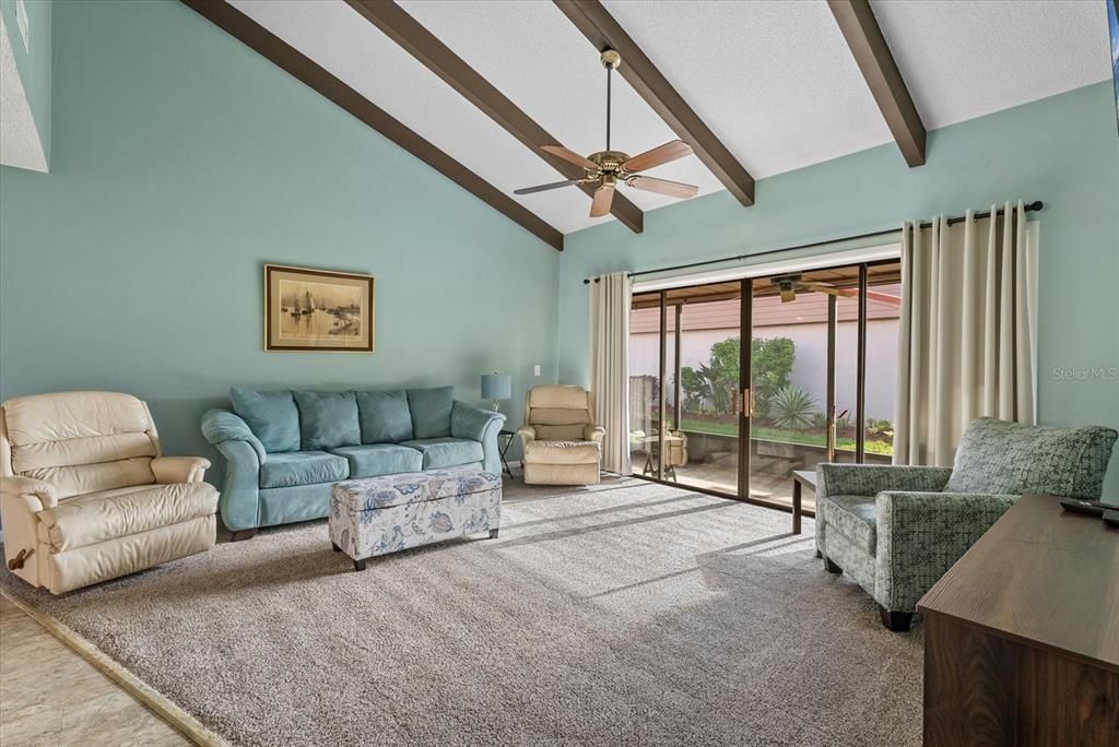 For Sale: $239,900 (2 beds, 2 baths, 1374 Square Feet)