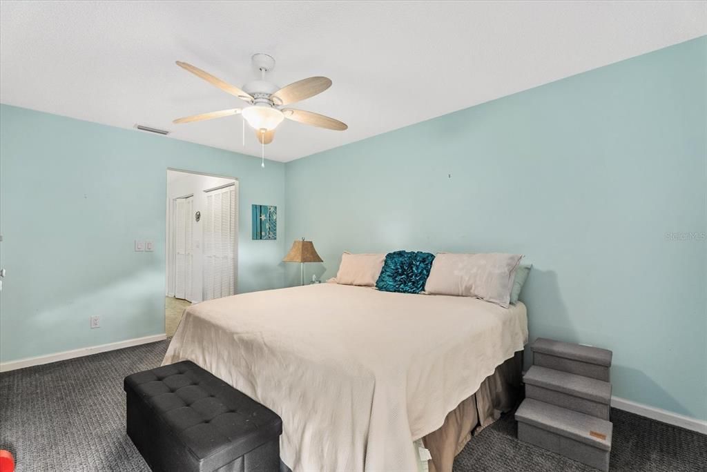 For Sale: $239,900 (2 beds, 2 baths, 1374 Square Feet)