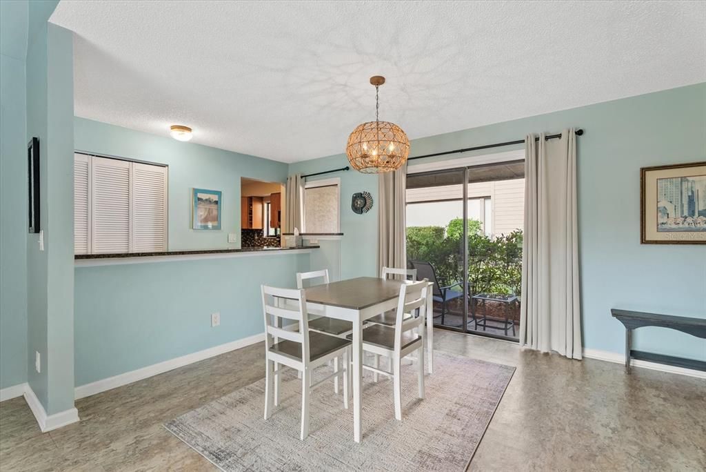 For Sale: $239,900 (2 beds, 2 baths, 1374 Square Feet)