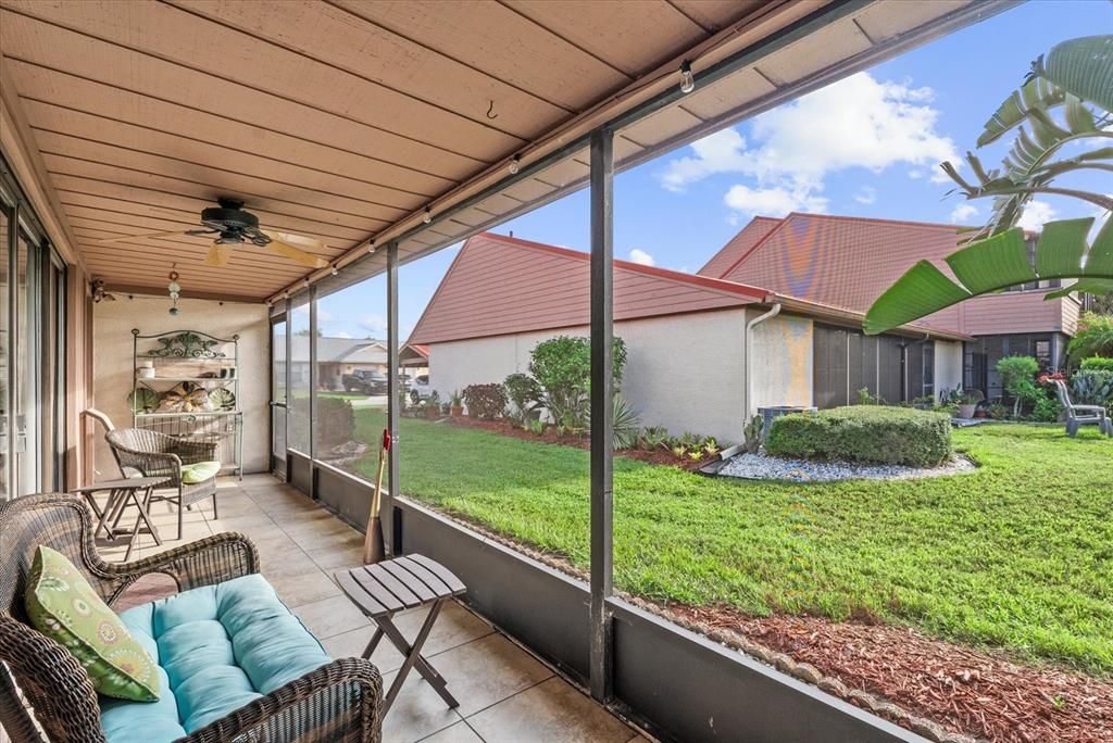 For Sale: $239,900 (2 beds, 2 baths, 1374 Square Feet)