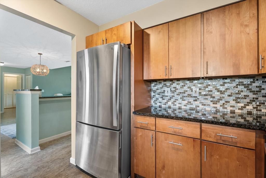 For Sale: $239,900 (2 beds, 2 baths, 1374 Square Feet)