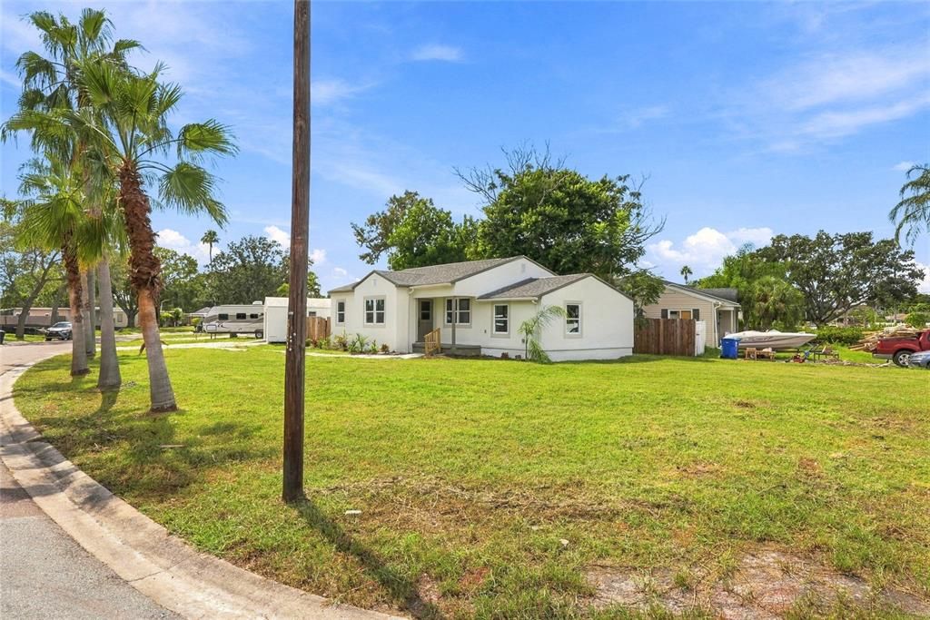 For Sale: $375,000 (3 beds, 2 baths, 1277 Square Feet)