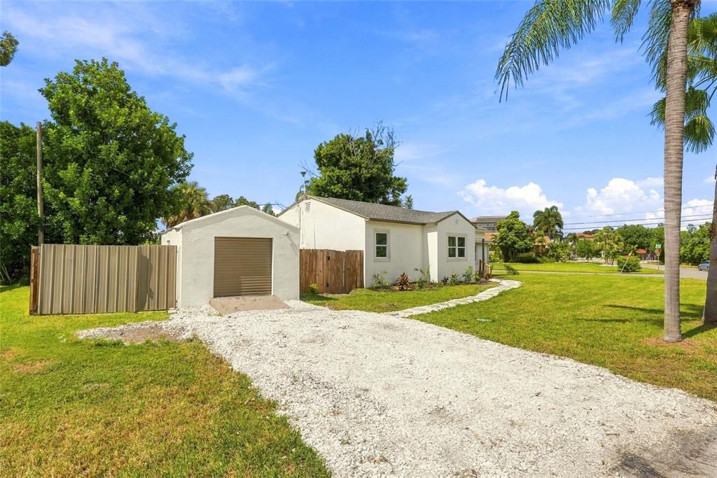 For Sale: $375,000 (3 beds, 2 baths, 1277 Square Feet)