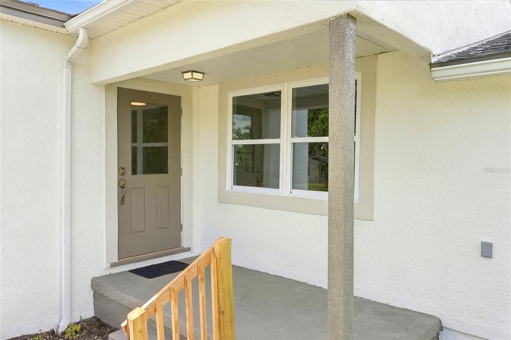 For Sale: $375,000 (3 beds, 2 baths, 1277 Square Feet)