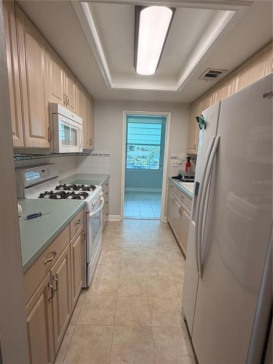 For Sale: $140,000 (2 beds, 2 baths, 1150 Square Feet)