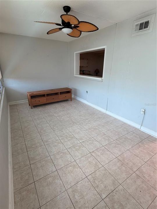 For Sale: $140,000 (2 beds, 2 baths, 1150 Square Feet)
