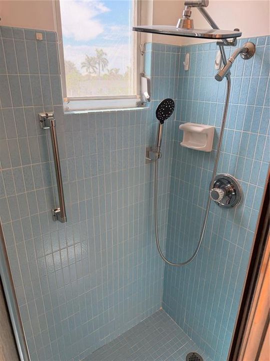 For Sale: $140,000 (2 beds, 2 baths, 1150 Square Feet)
