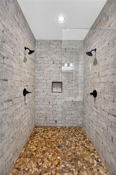 En Venta: $974,800 (3 camas, 2 baños, 1350 Pies cuadrados)